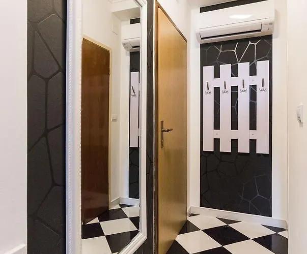 App Paris 2 Apartament *