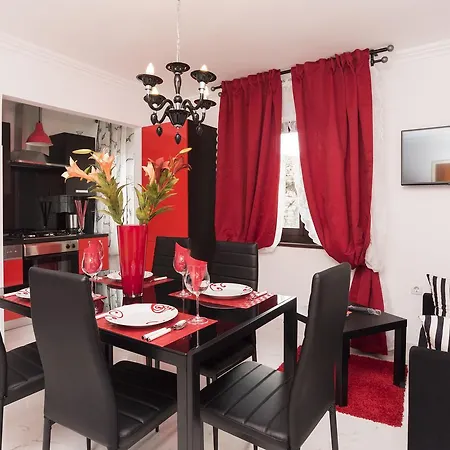 Appartement App Paris 2 *