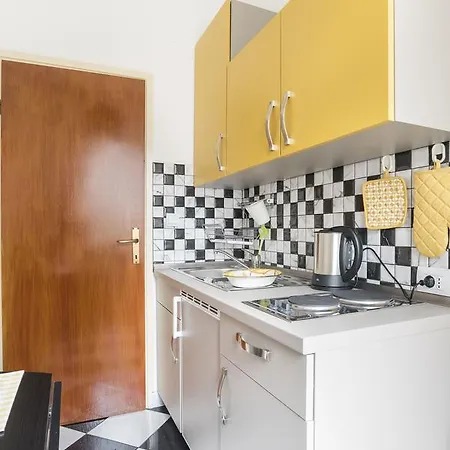 Apartment App Paris 2 *